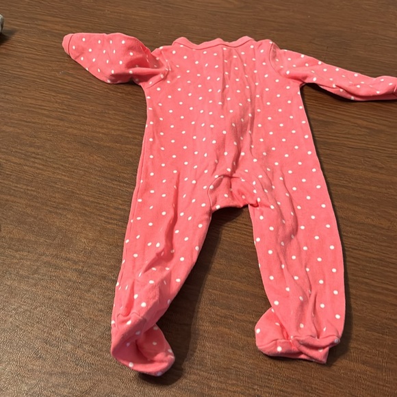 Set of 2 long sleeve sleepers. Koala Baby and Falls Creek Baby Brands - Picture 5 of 10